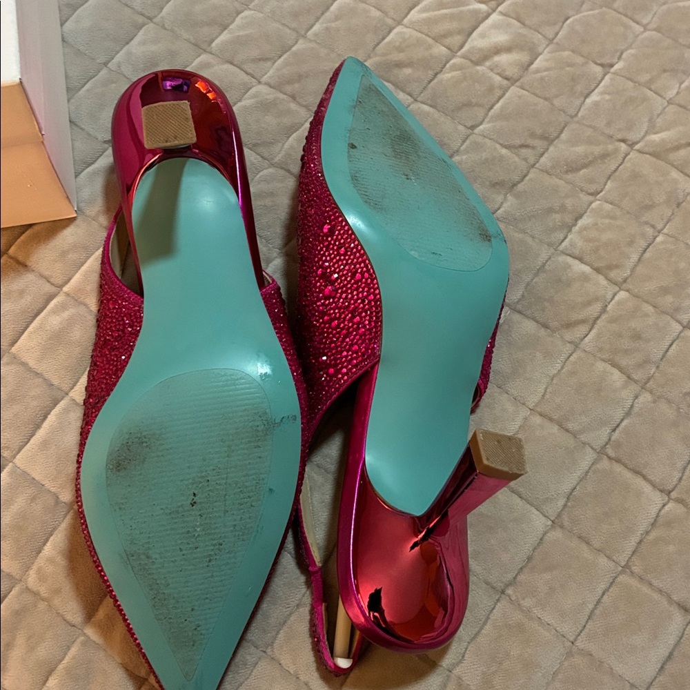 Elegant Pink Slingback Heels - Picture 3 of 8